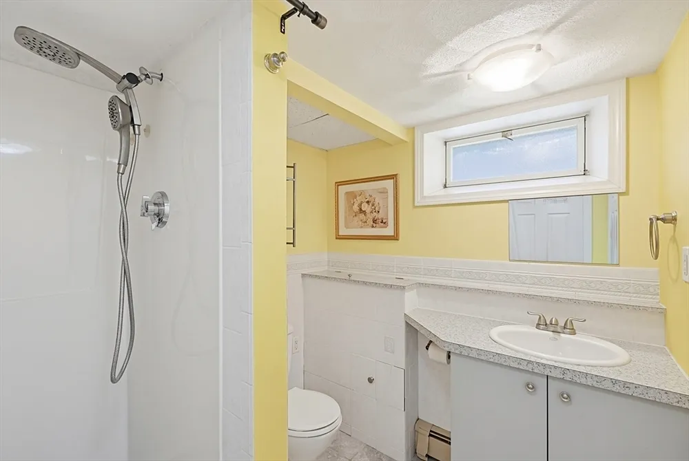 23 Kosciusko St, Peabody, MA 01960