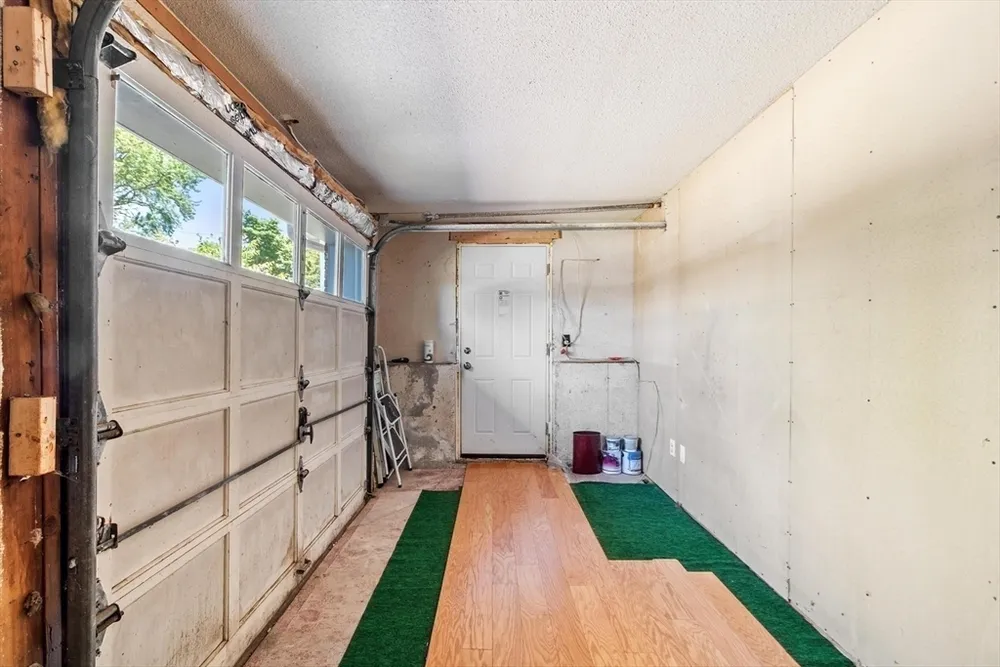 6 Wright Rd, Peabody, MA 01960