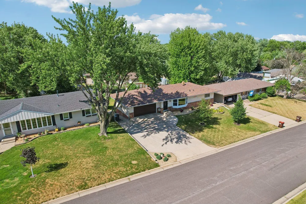 3403 71st St E, Inver Grove Heights, MN 55076