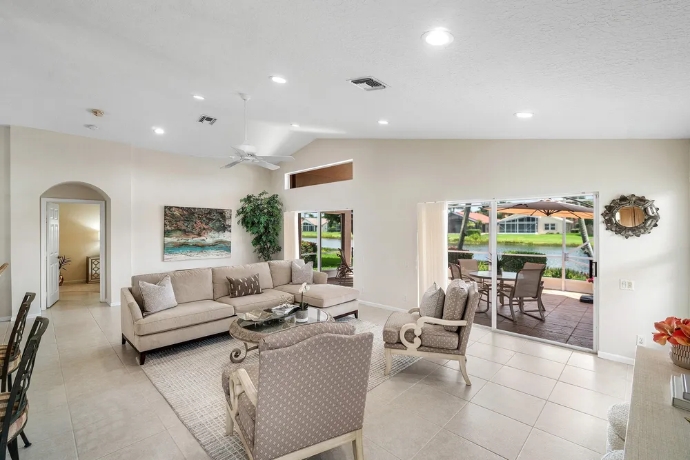 6600 Sherbrook Dr, Boynton Beach, FL 33437