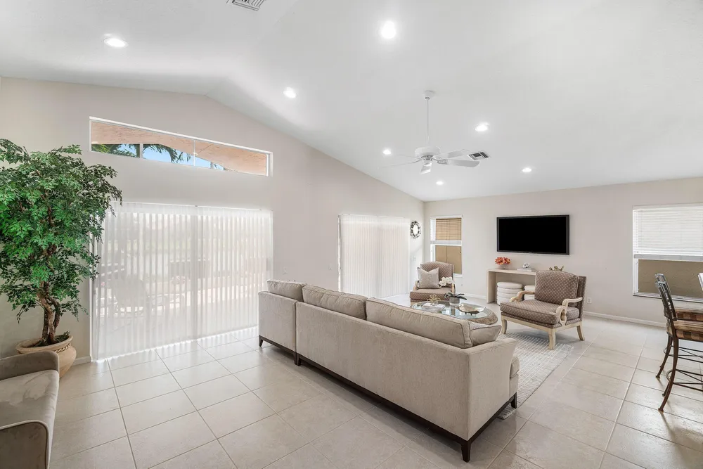 6600 Sherbrook Dr, Boynton Beach, FL 33437