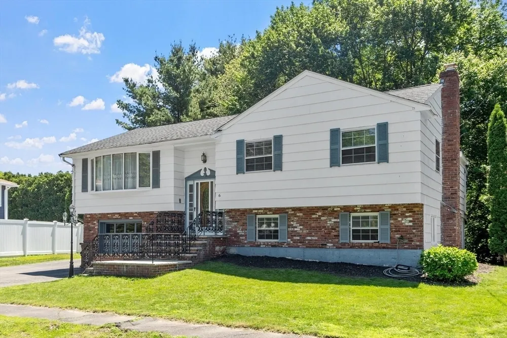 6 Wright Rd, Peabody, MA 01960