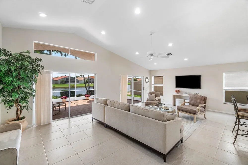 6600 Sherbrook Dr, Boynton Beach, FL 33437