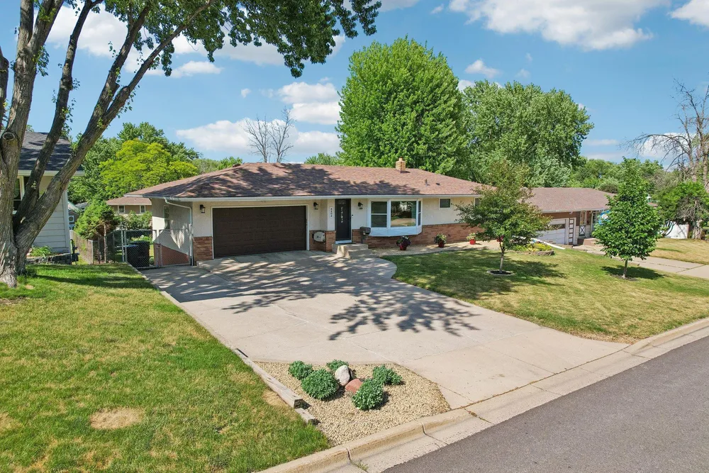 3403 71st St E, Inver Grove Heights, MN 55076