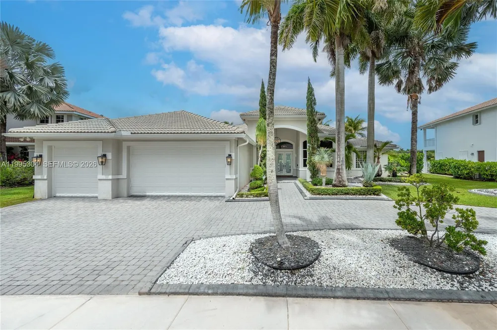 1396 Victoria Isle Dr, Weston, FL 33327