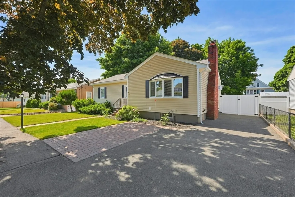 23 Kosciusko St, Peabody, MA 01960
