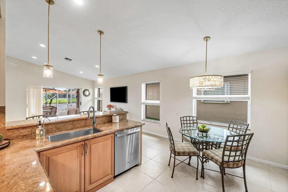 6600 Sherbrook Dr, Boynton Beach, FL 33437