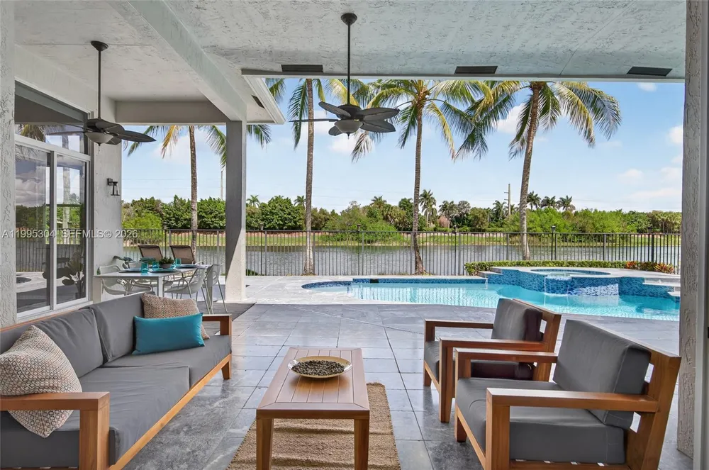 1396 Victoria Isle Dr, Weston, FL 33327