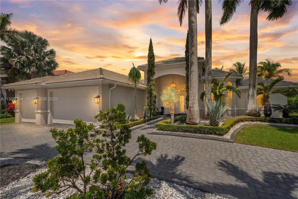 1396 Victoria Isle Dr, Weston, FL 33327