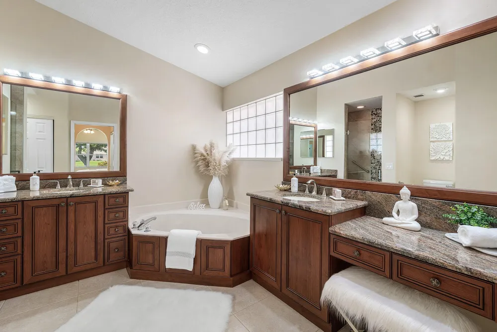 6600 Sherbrook Dr, Boynton Beach, FL 33437