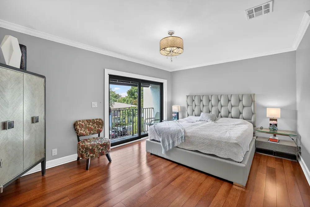 3000 NE 8th Terrace, Oakland Park, FL 33334