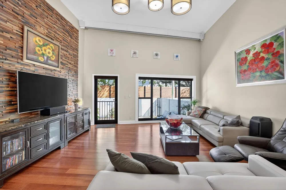 3000 NE 8th Terrace, Oakland Park, FL 33334
