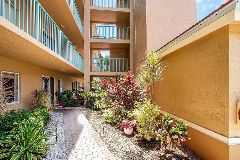 12560 Majesty Circle, Boynton Beach, FL 33437