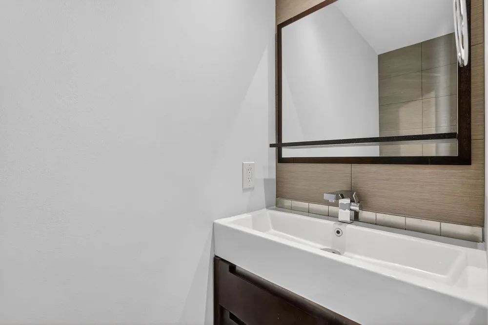 3000 NE 8th Terrace, Oakland Park, FL 33334