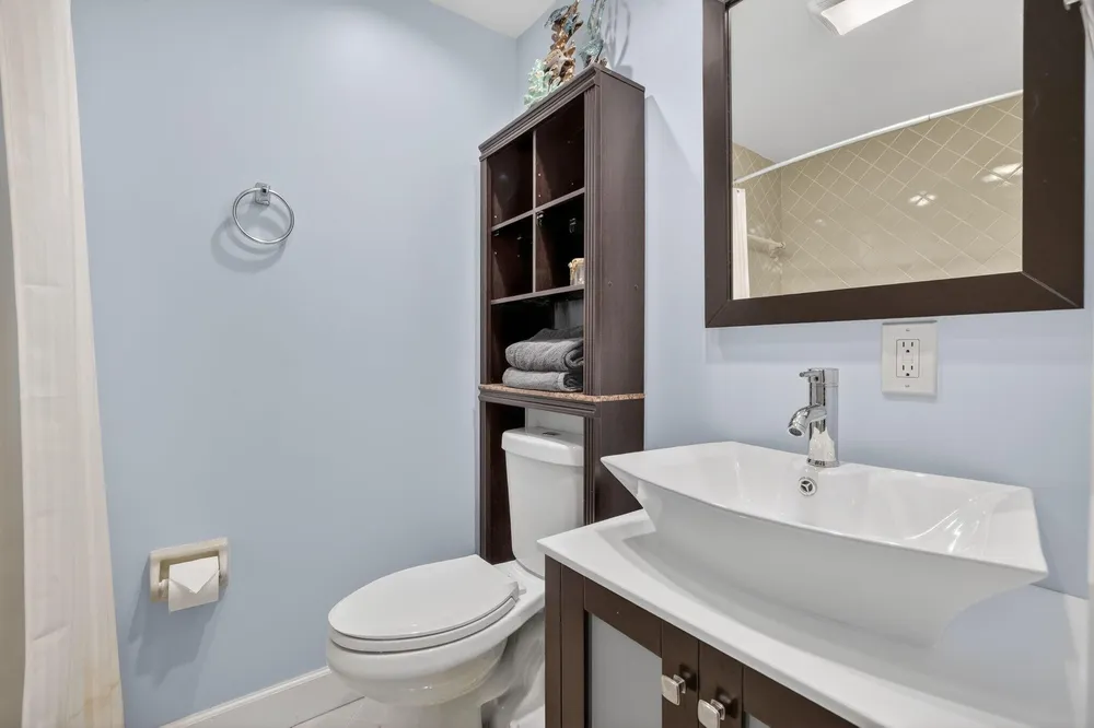 3000 NE 8th Terrace, Oakland Park, FL 33334