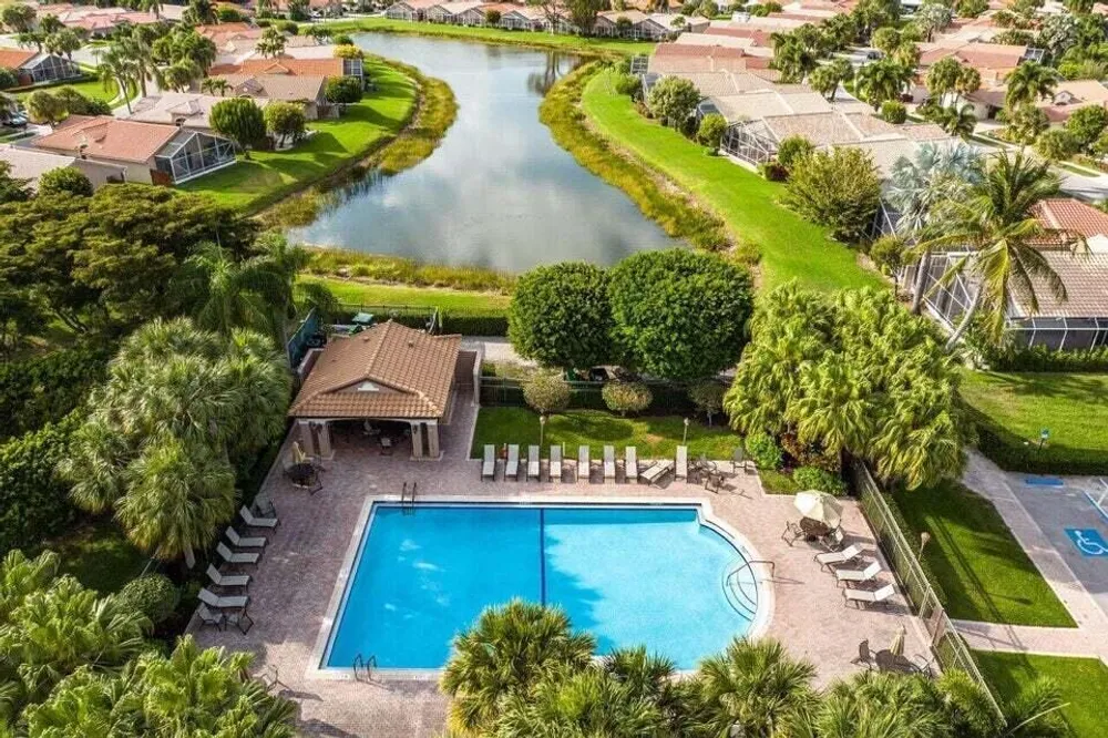 6600 Sherbrook Dr, Boynton Beach, FL 33437