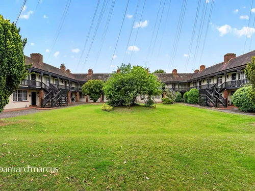 Court Farm Gardens, Epsomphoto