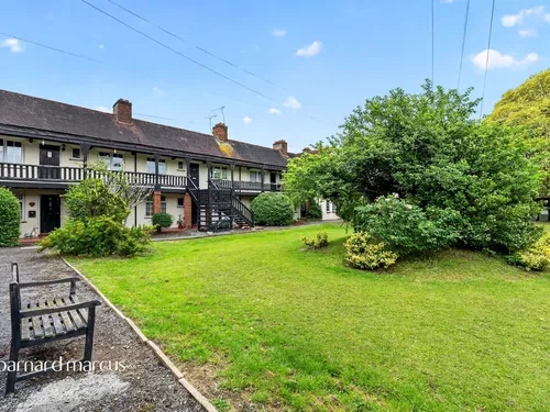 Court Farm Gardens, Epsomphoto