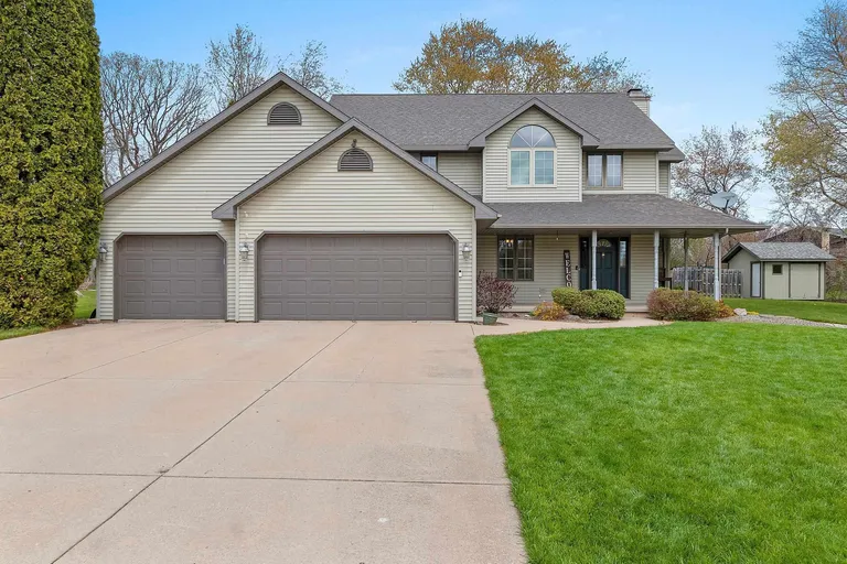 1354 Camelot Ct, Oneida, WI 54155