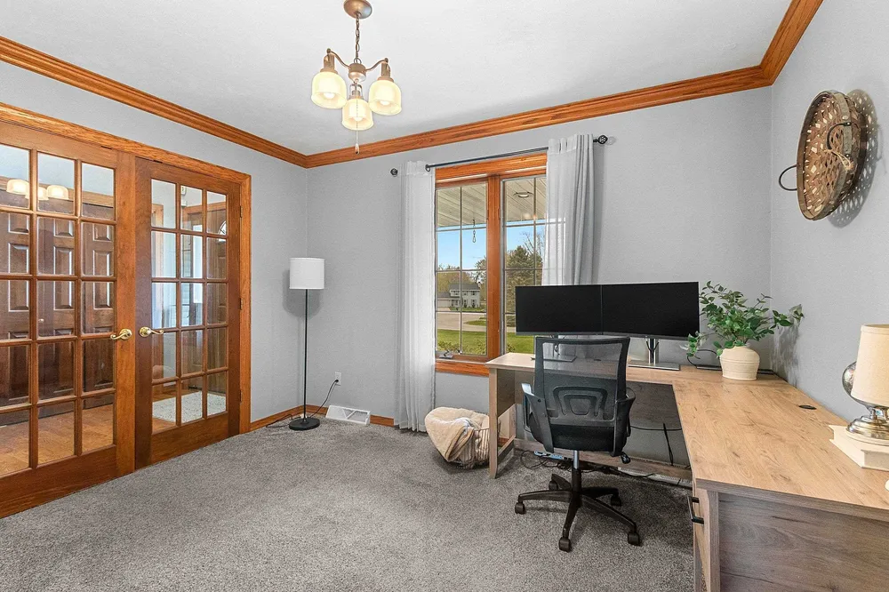1354 Camelot Ct, Oneida, WI 54155