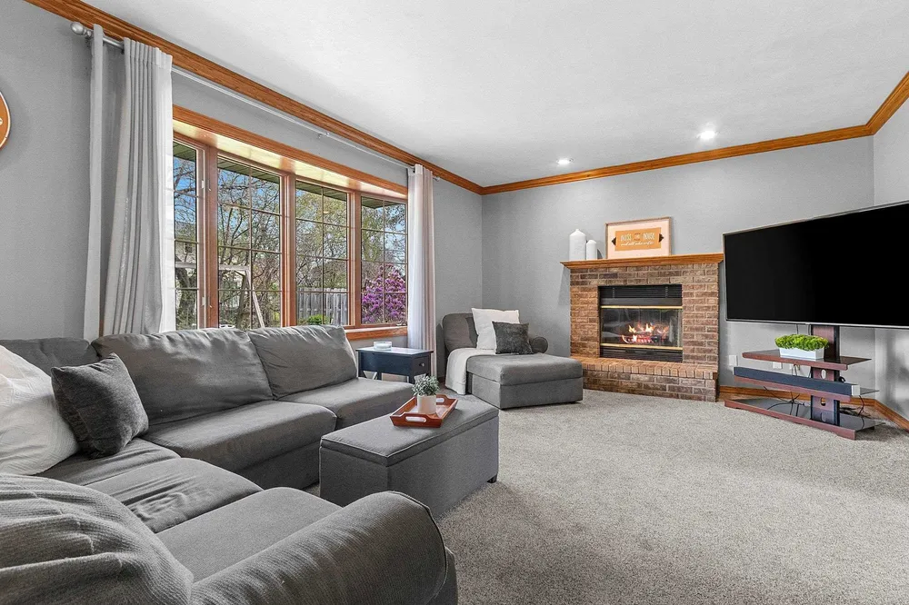 1354 Camelot Ct, Oneida, WI 54155