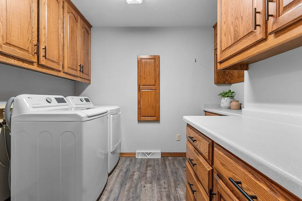 1354 Camelot Ct, Oneida, WI 54155