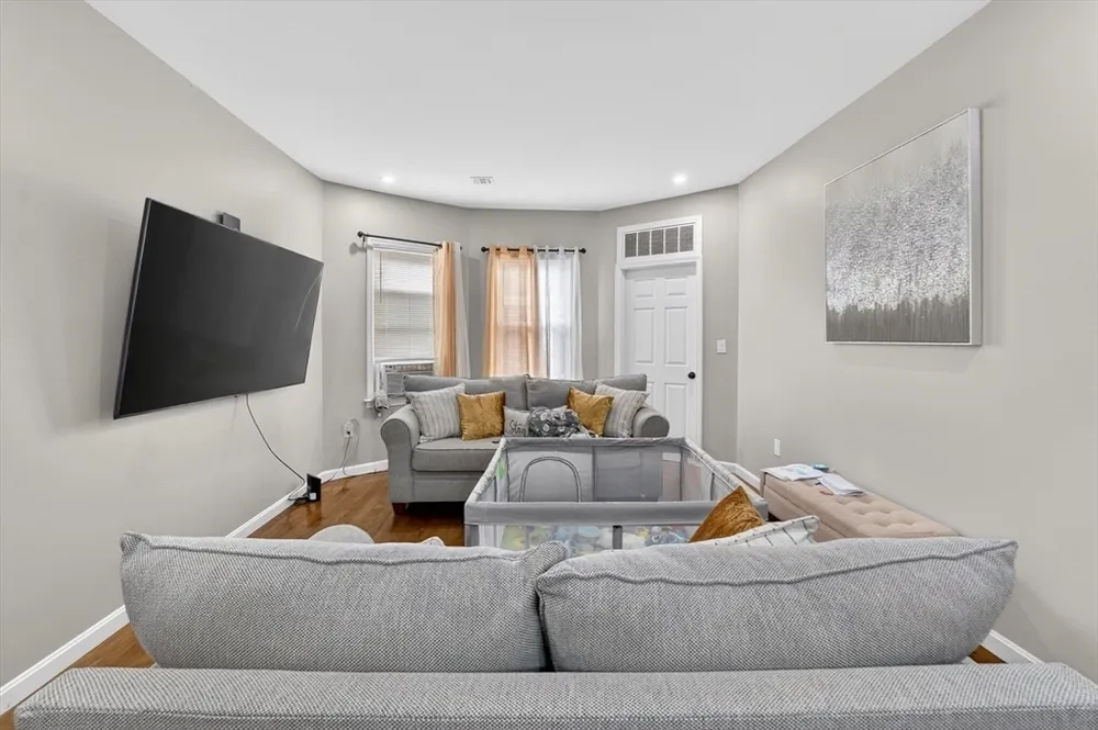 37 Stonehurst St, Boston, MA 02122
