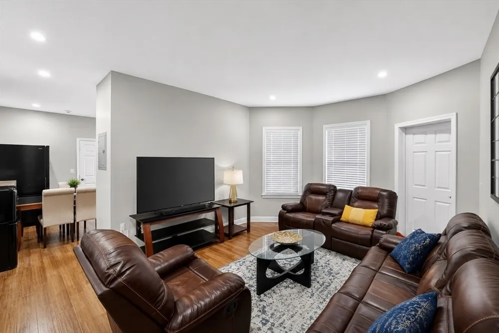37 Stonehurst St, Boston, MA 02122
