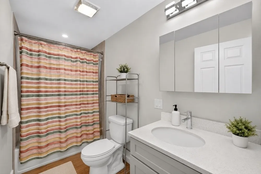 37 Stonehurst St, Boston, MA 02122