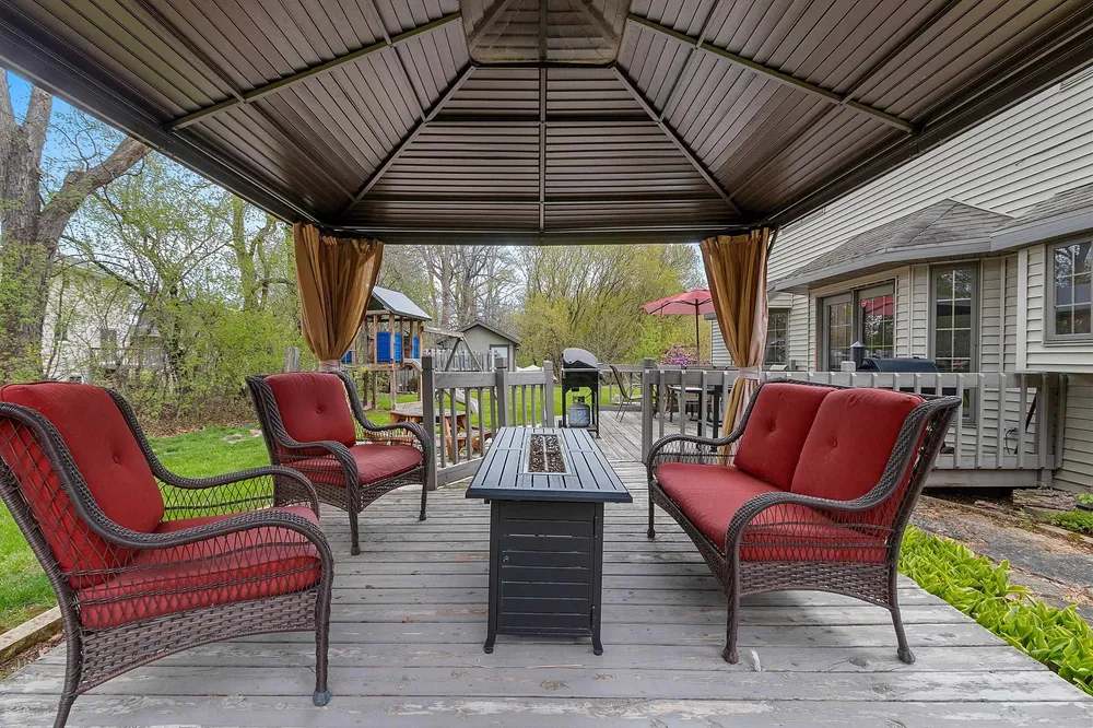 1354 Camelot Ct, Oneida, WI 54155