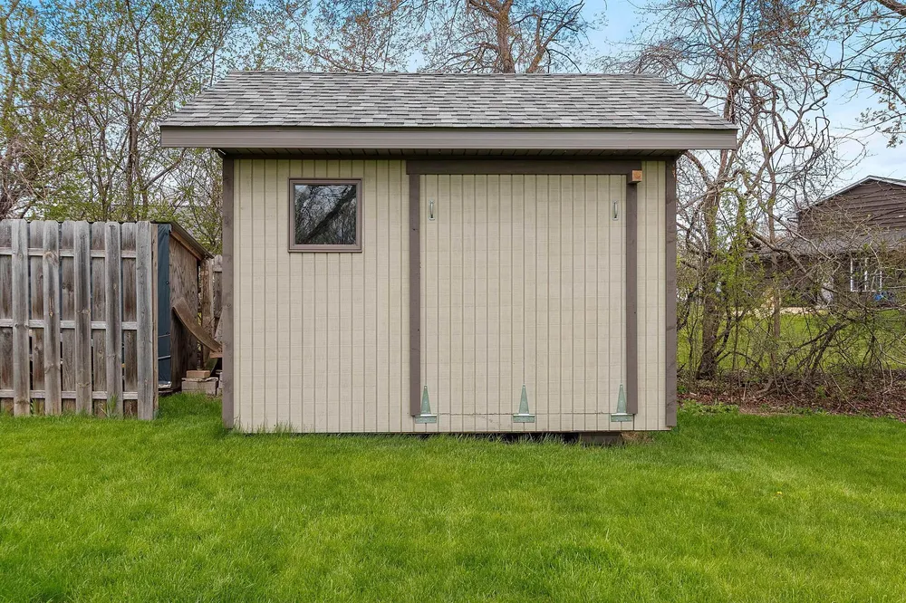 1354 Camelot Ct, Oneida, WI 54155