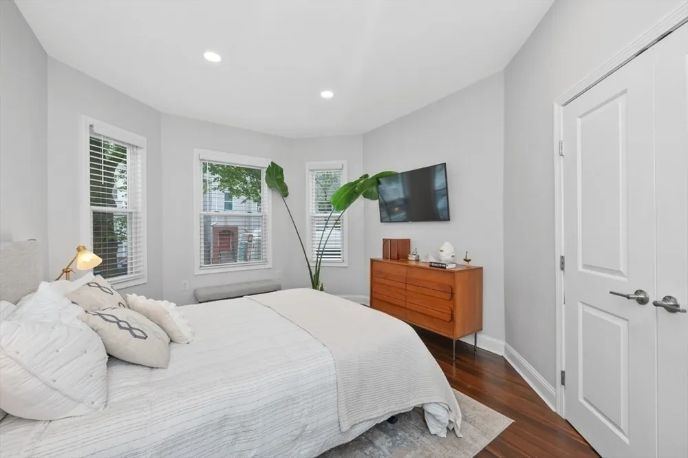 459 Meridian St, Boston, MA 02128