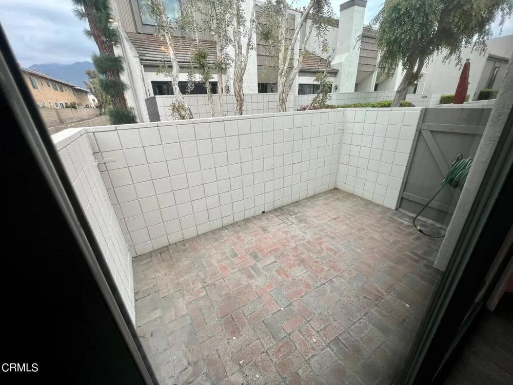 596 W Huntington Dr, Arcadia, CA 91007