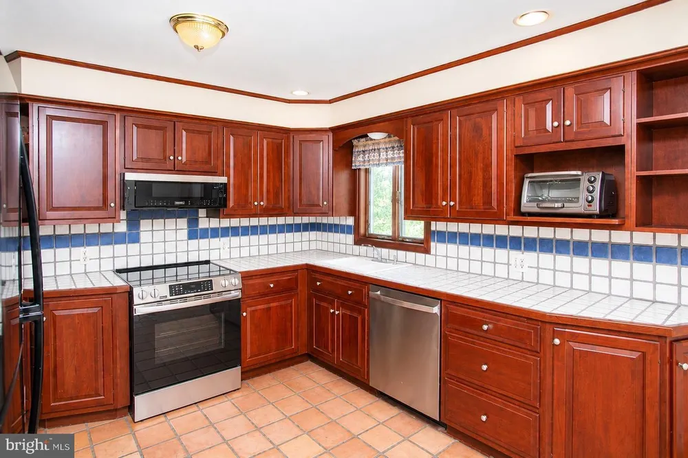 605 Maple Ave, Audubon, NJ 08106