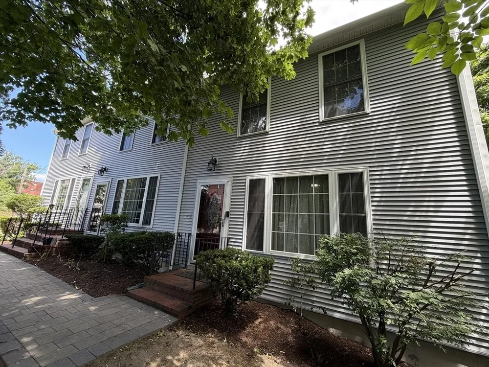 16 Parker St, Quincy, MA 02169