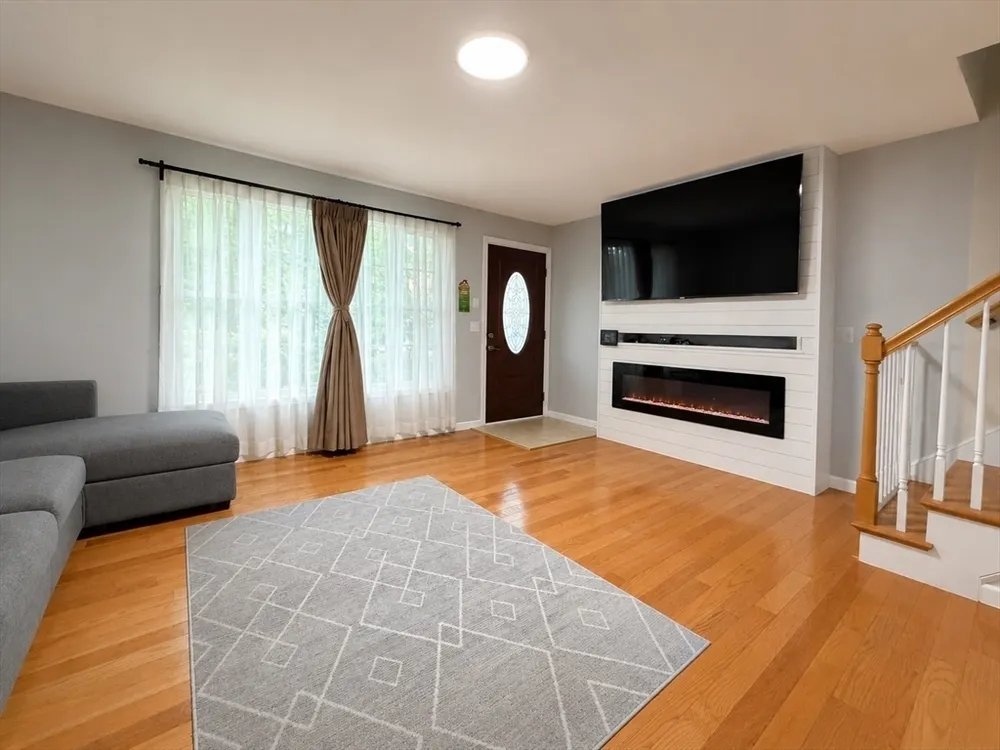 16 Parker St, Quincy, MA 02169