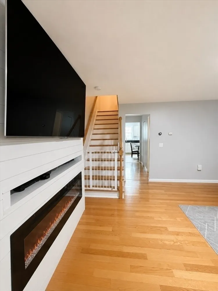 16 Parker St, Quincy, MA 02169