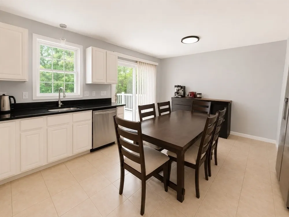 16 Parker St, Quincy, MA 02169