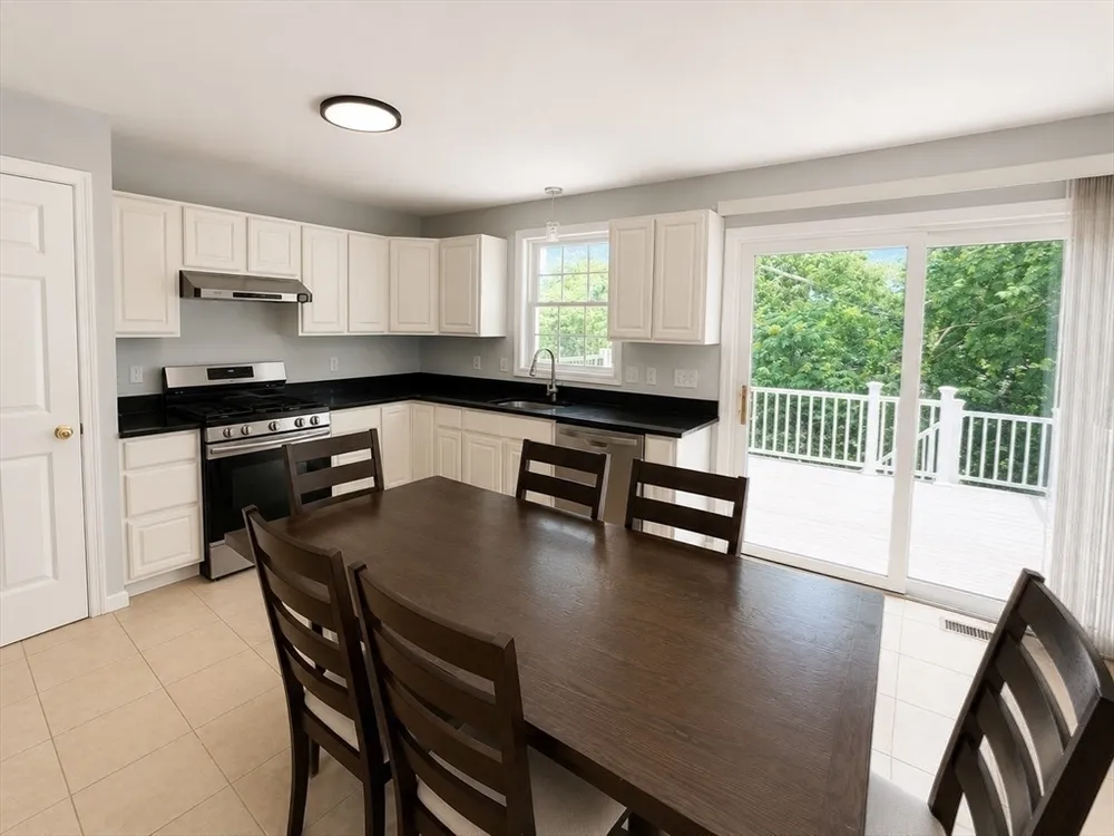 16 Parker St, Quincy, MA 02169