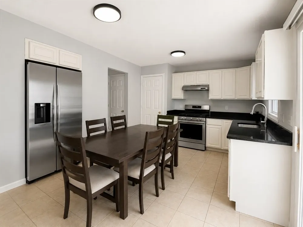 16 Parker St, Quincy, MA 02169