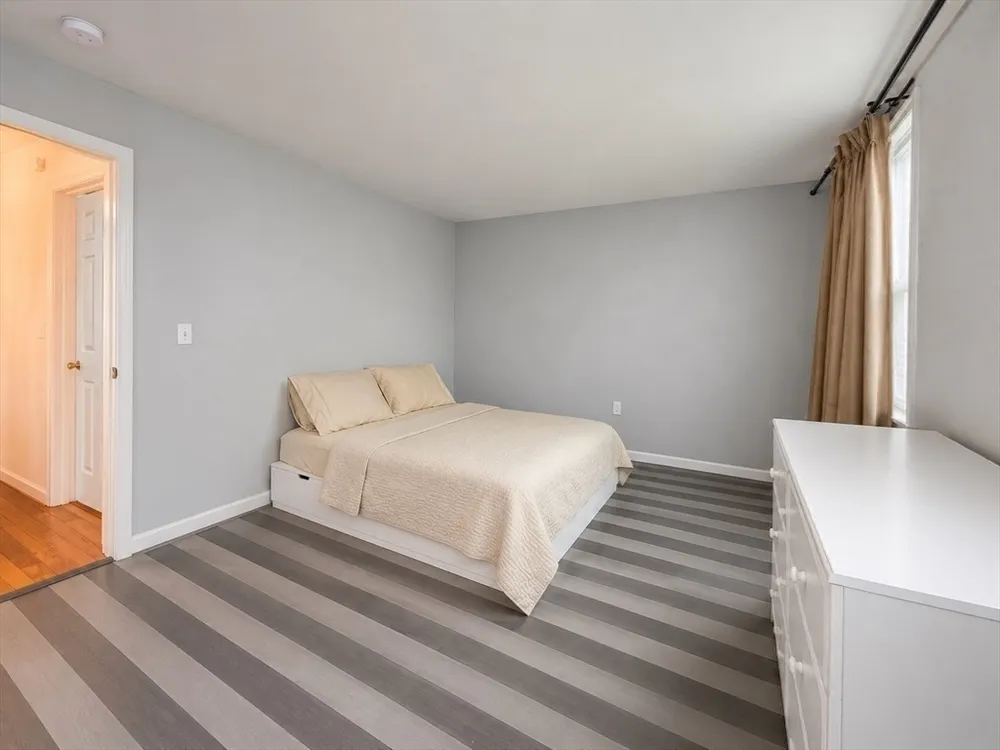16 Parker St, Quincy, MA 02169