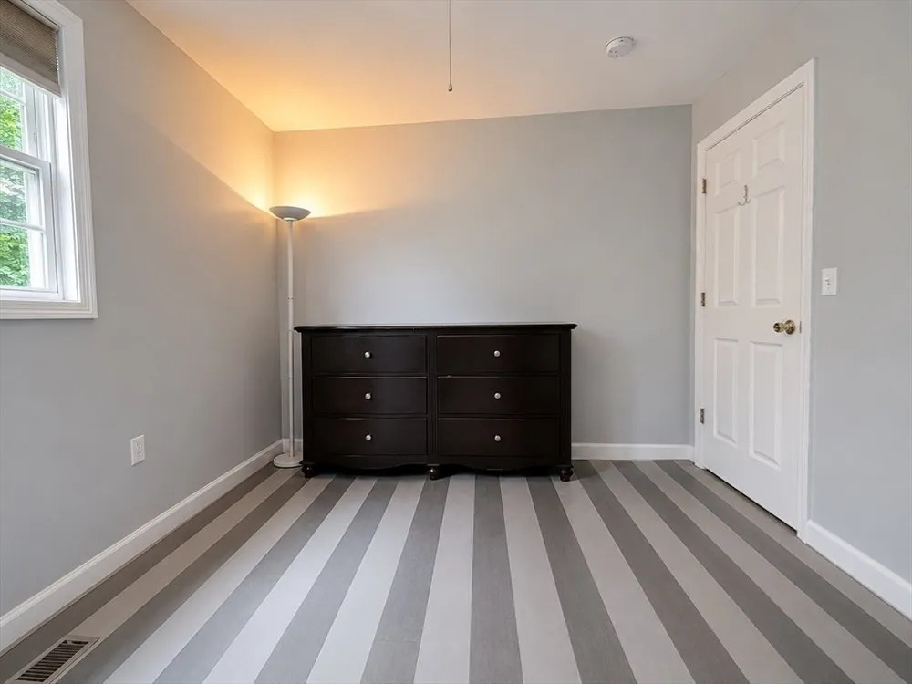 16 Parker St, Quincy, MA 02169