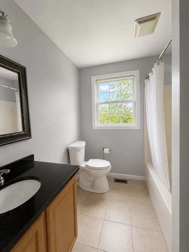 16 Parker St, Quincy, MA 02169