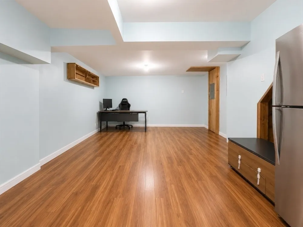 16 Parker St, Quincy, MA 02169