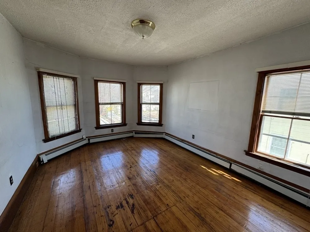 10 School St, Boston, MA 02124