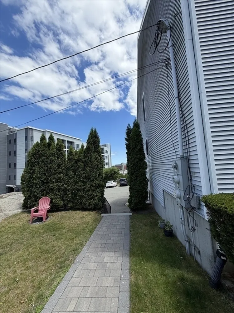 16 Parker St, Quincy, MA 02169