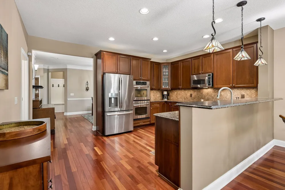 1454 Steeplechase Ln, Eagan, MN 55122