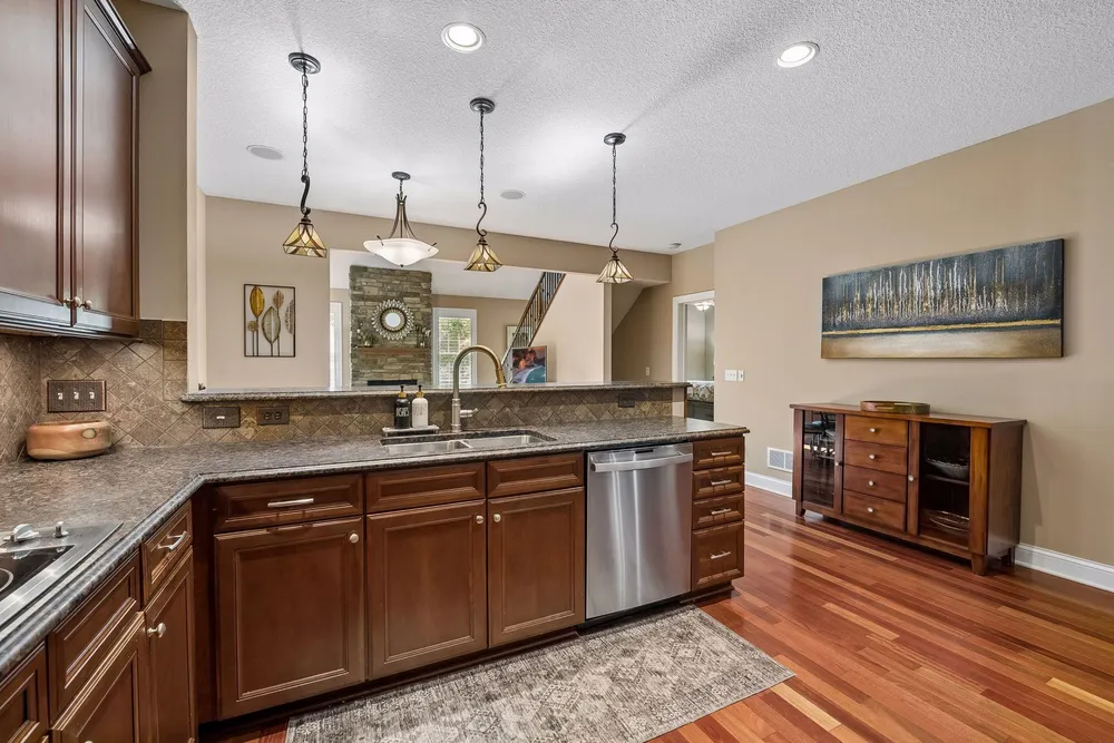 1454 Steeplechase Ln, Eagan, MN 55122