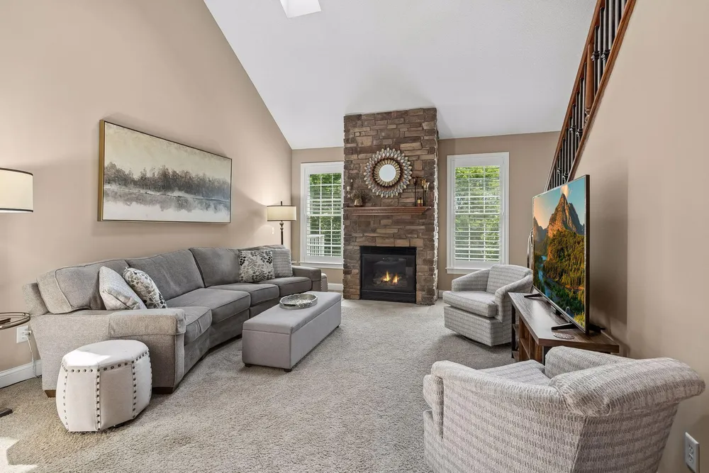 1454 Steeplechase Ln, Eagan, MN 55122