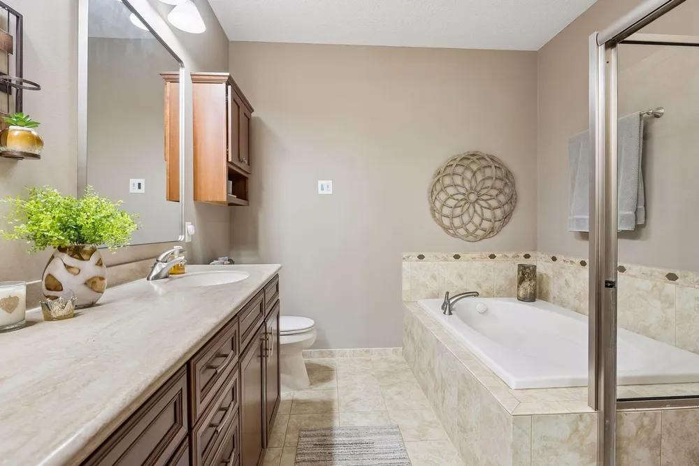1454 Steeplechase Ln, Eagan, MN 55122